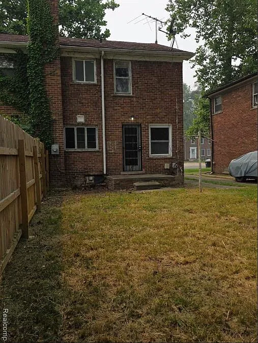 2 bed, 966 sqft, $1,050 — Photo 2