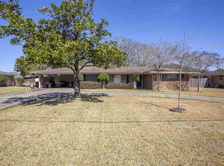 524 N 27th St, Nederland, TX 77627