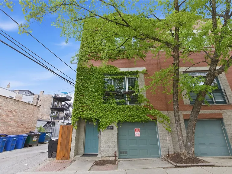 745 N Wood St #TOWNHOUSE — Photo 12