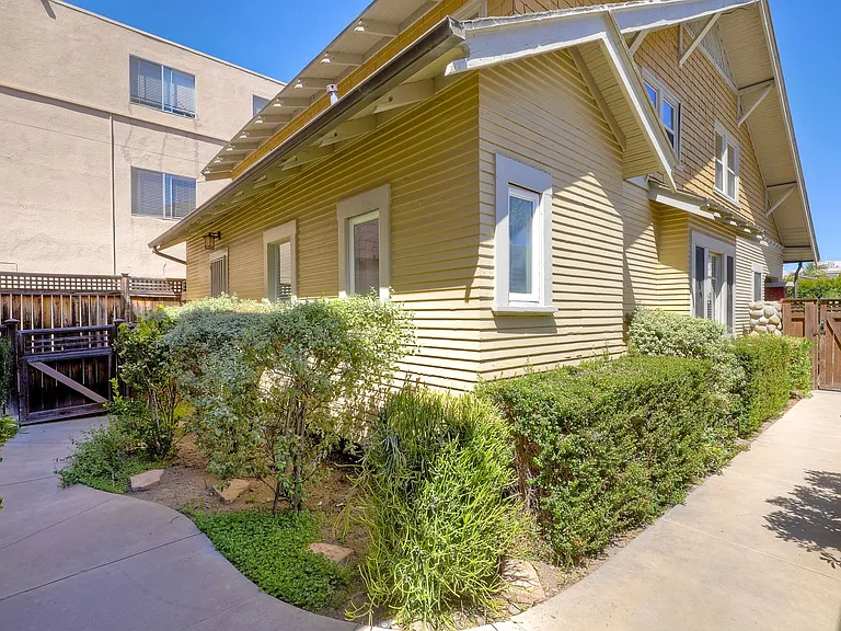 4052 Albatross St — Photo 34
