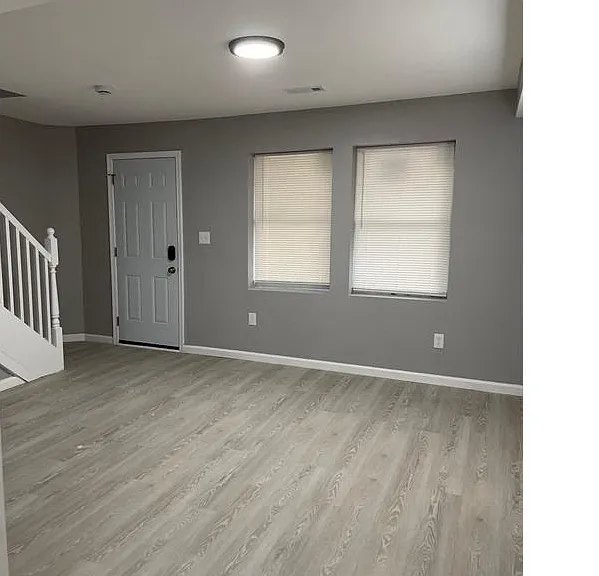 699 Whitmore Ave — Photo 5