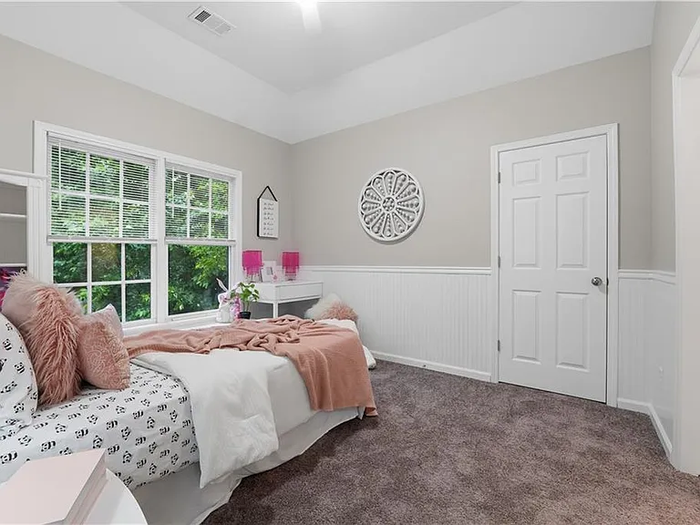 682 Montglade Ct — Photo 30