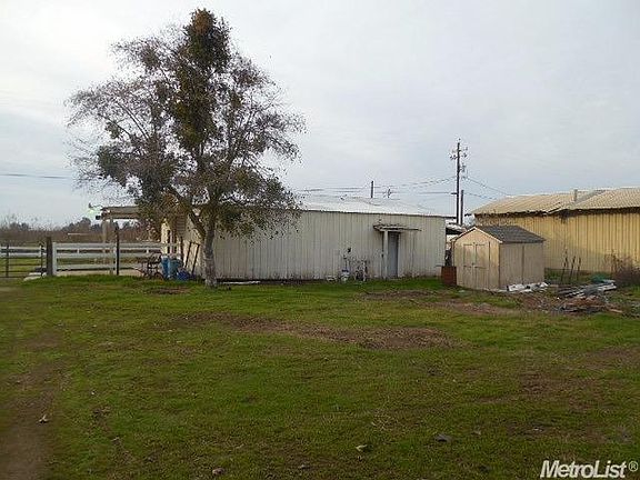 5th image of 11848 Pioneer Ave