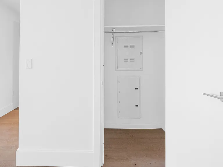 22-18 Jackson Ave #511 — Photo 6