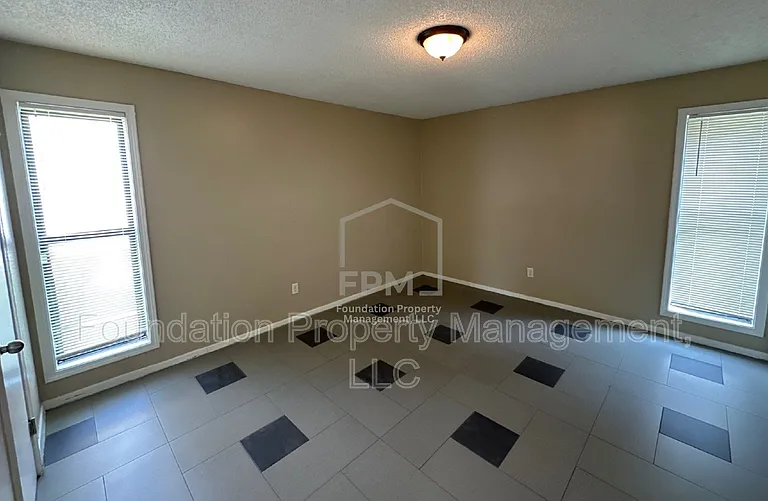 3373 Dawnridge Dr — Photo 9