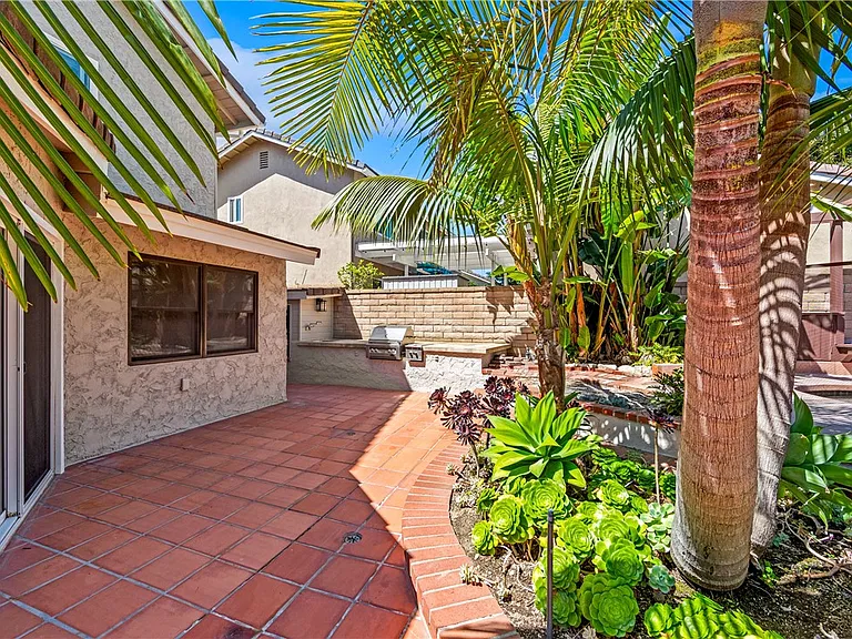 29222 Bobolink Dr — Photo 13