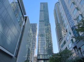 327 King St W