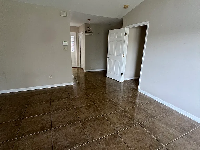 4585 Old Bainbridge Rd — Photo 12