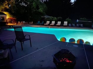 3 Cambridge Dr, Long Valley, NJ 07853