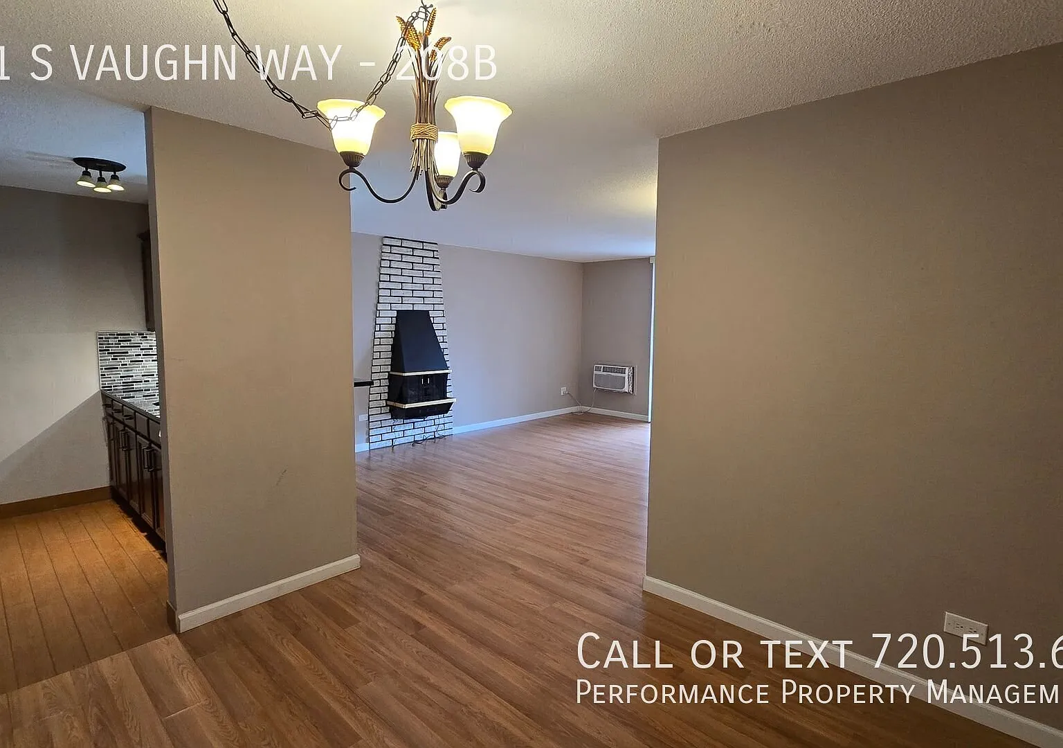 Beautiful 2-bedroom, 2-bathroom condo close to I-225 — Photo 2
