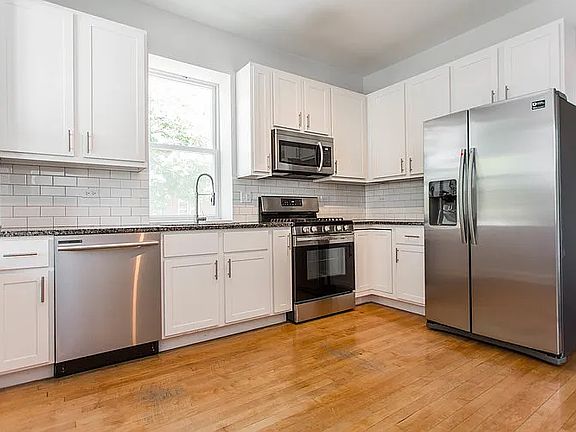 5th image of 3734 W Diversey Ave #3R