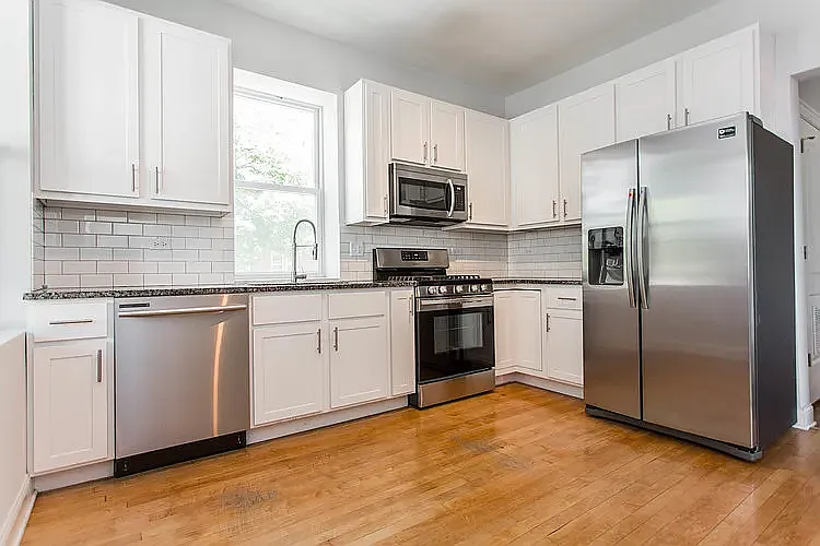 3734 W Diversey — Photo 9