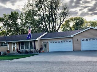 302 4th Ave SE, State Center, IA 50247