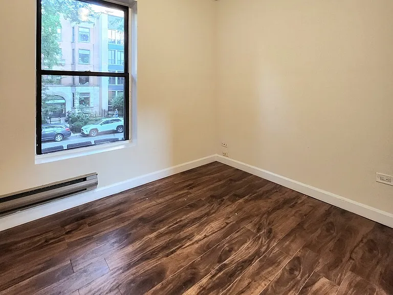 1430 N Dearborn Pkwy — Photo 92