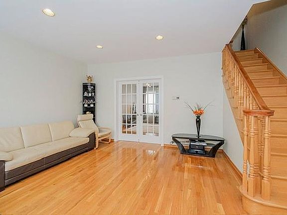 3rd image of 1832 Haring St #2