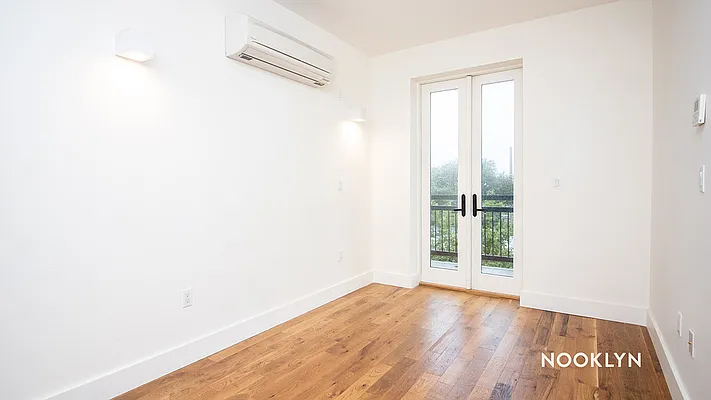 Rented by Nooklyn NYC LLC | media 21
