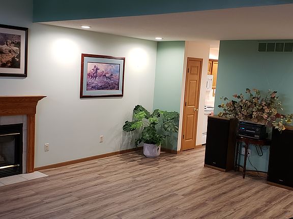 2nd image of 1850 Bishop Ln