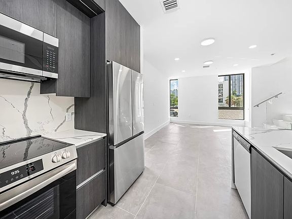 2nd image of 526 SW 2nd St #6