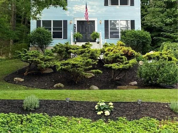 149 W Hills Dr, Stroudsburg, PA 18360