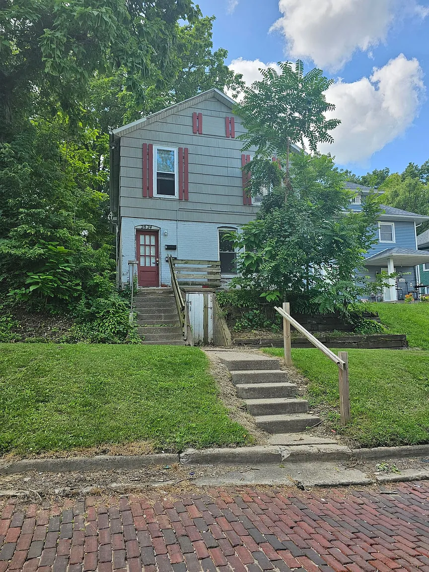 2824 8th Ave photo 1