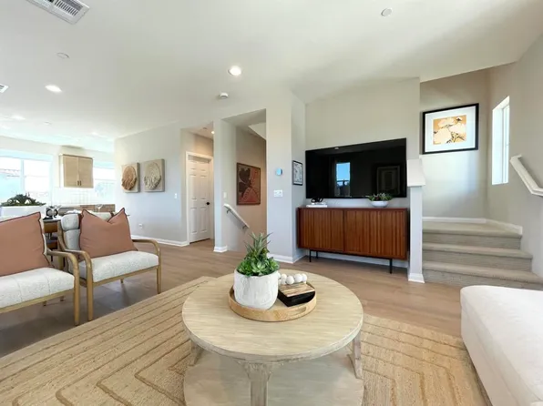 341 Liberty Way, Oceanside, CA 92057