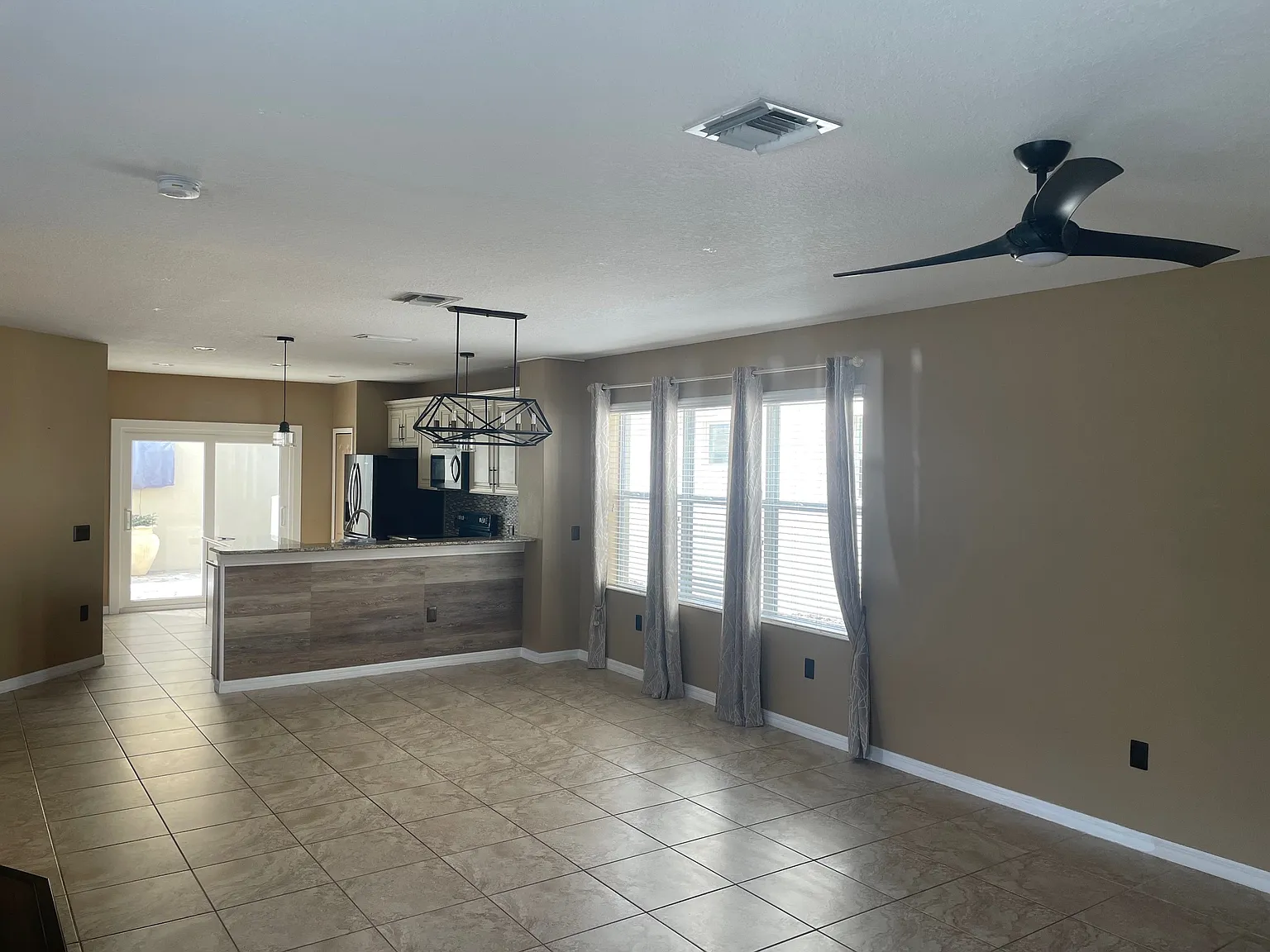 3 bed, 1680 sqft, $2,500 — Photo 2