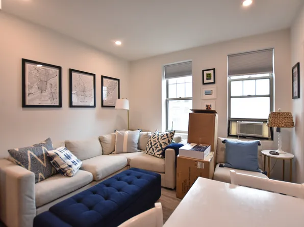 1 Bank St APT 4F, New York, NY 10014