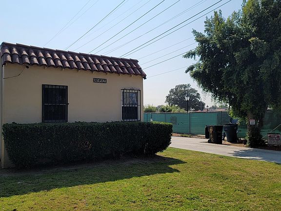 4th image of 8992 Victoria Ave #8992