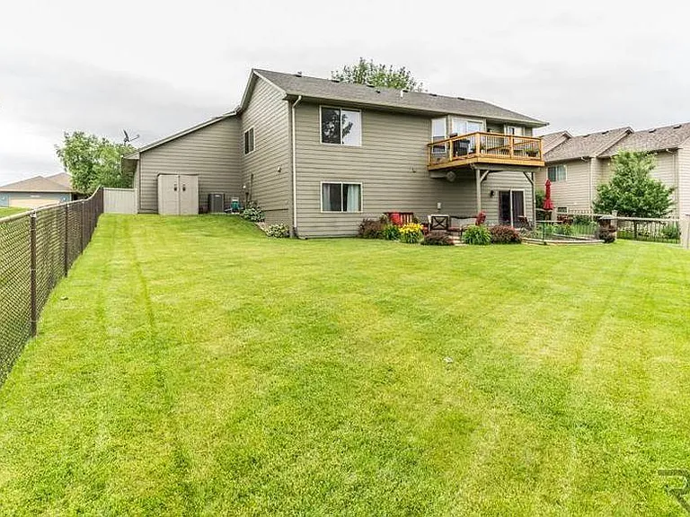 117 N Dewberry Ave — Photo 4