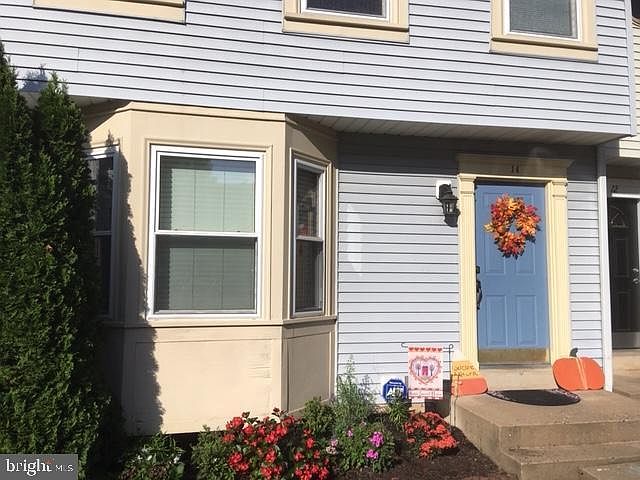 1st image of 14 Falmouth Ct