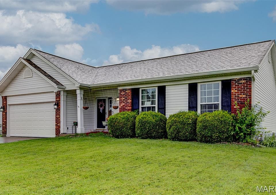1st image of 435 Slusser Ln