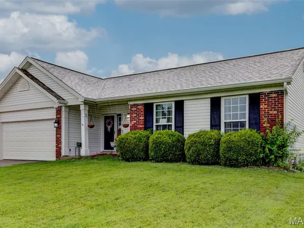 435 Slusser Ln, Florissant, MO 63031