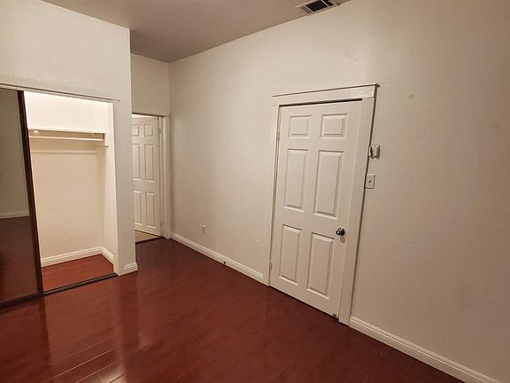 2nd image of 1700 N Summit Ave #B