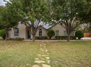 8201 Newman Dr, North Richland Hills, TX 76180
