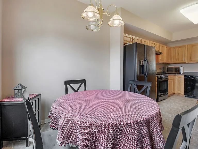 12452 Wedgemere Dr — Photo 7