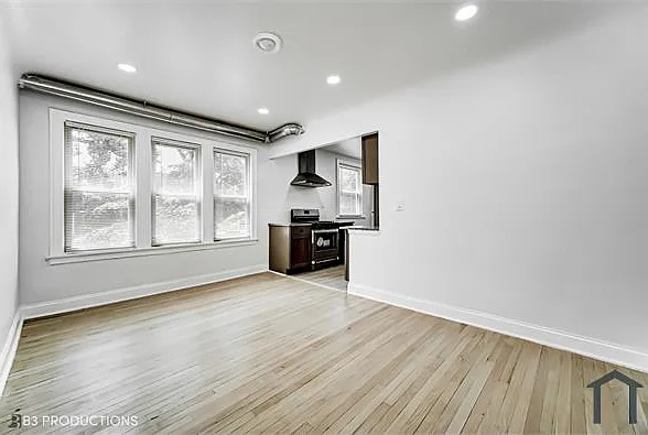 8524 S Oglesby Ave #1 — Photo 3
