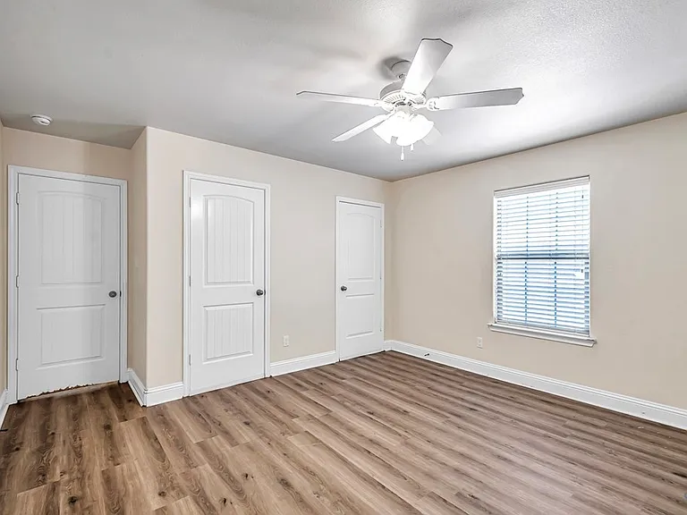608 Memorial Ct — Photo 34