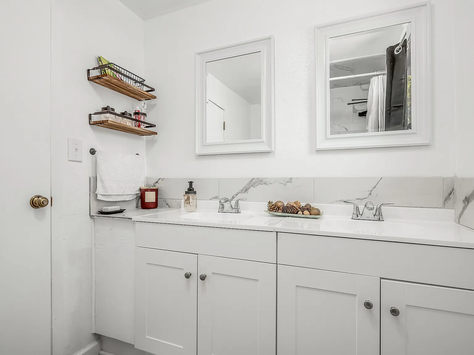 2 bed, 1220 sqft, $1,975 — Photo 4