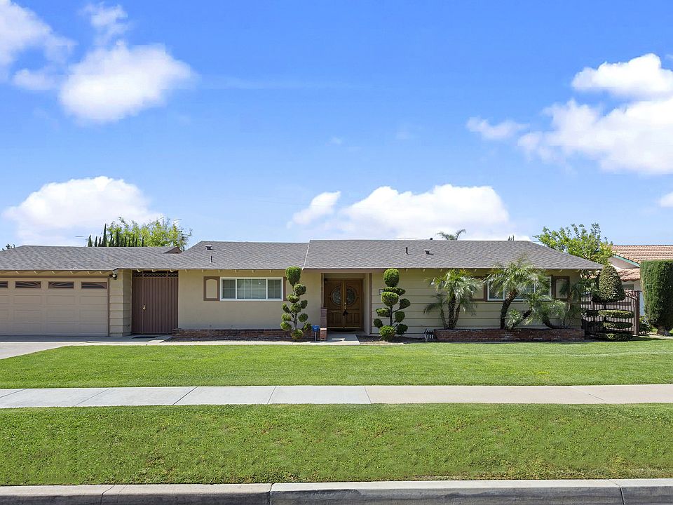 1st image of 834 W Hacienda Dr
