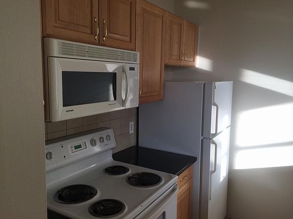 3rd image of 419 S 19th St Unit 2C