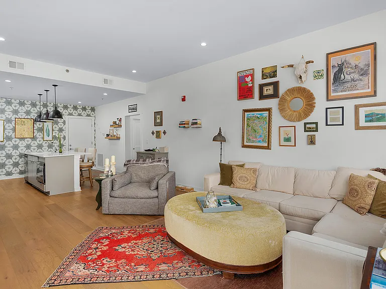 411 Fairpoint St #306 — Photo 9