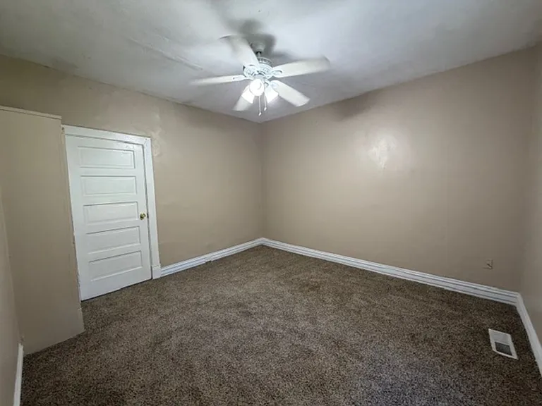6725 Schofield Ave — Photo 2