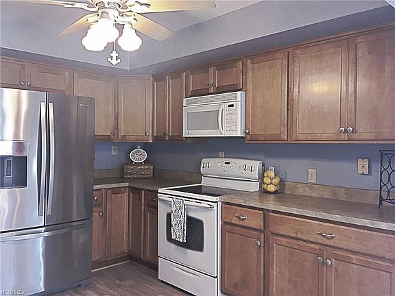 4th image of 8010 Elmhurst Dr