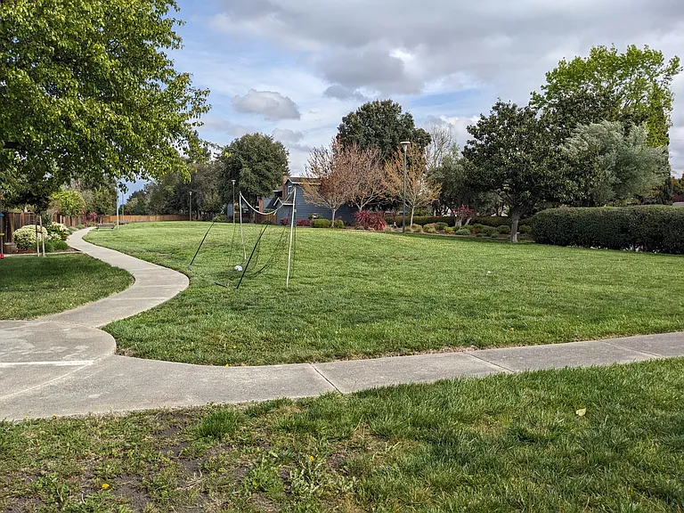 1559 Lilac Ln — Photo 16