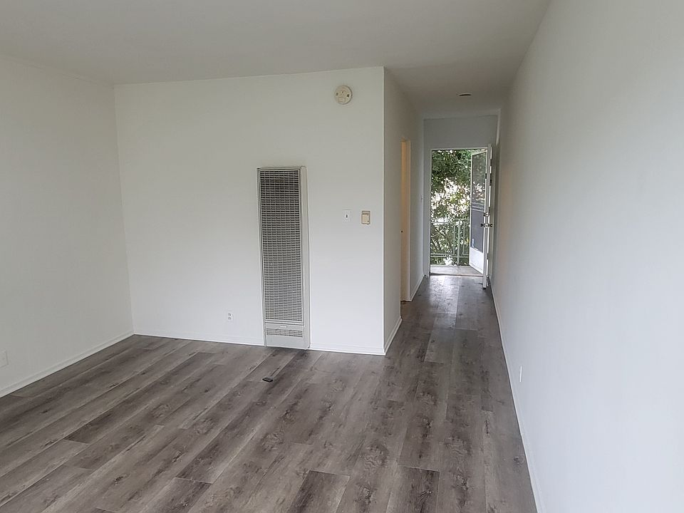 1st image of 10419 Regent St APT 4