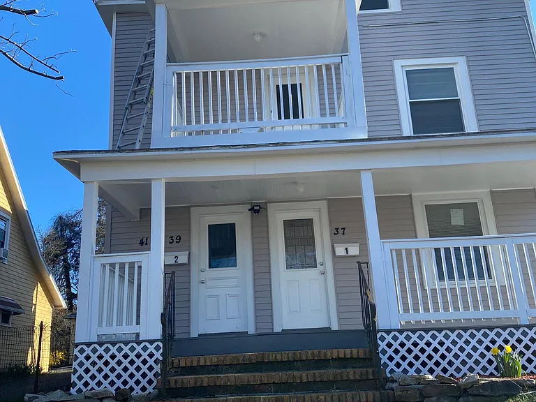 39 Russ Ln #1 — Photo 3