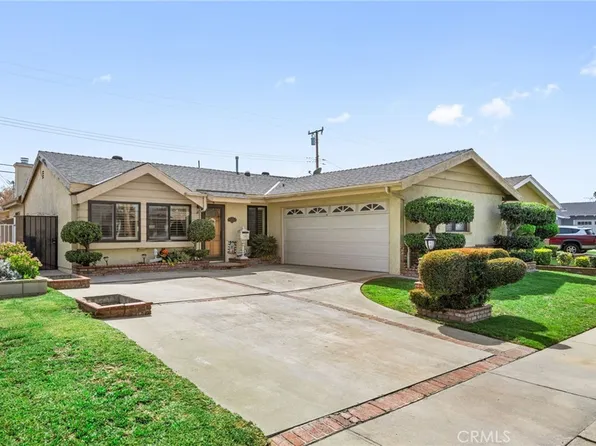 11434 206th St, Lakewood, CA 90715