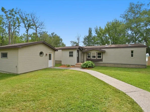 5226 E Lake Rd, Saginaw, MN 55779