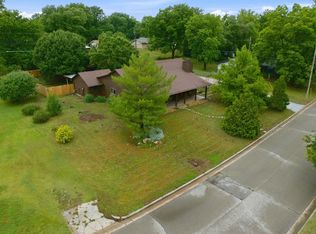 827 N Foulk Dr, Belle Plaine, KS 67013