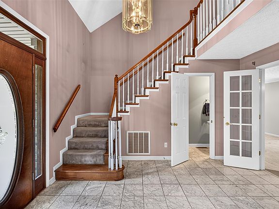 5th image of 730 Scottsborough Cir